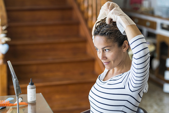 Hair Dye When Breastfeeding: Safety, Precautions And Alternatives